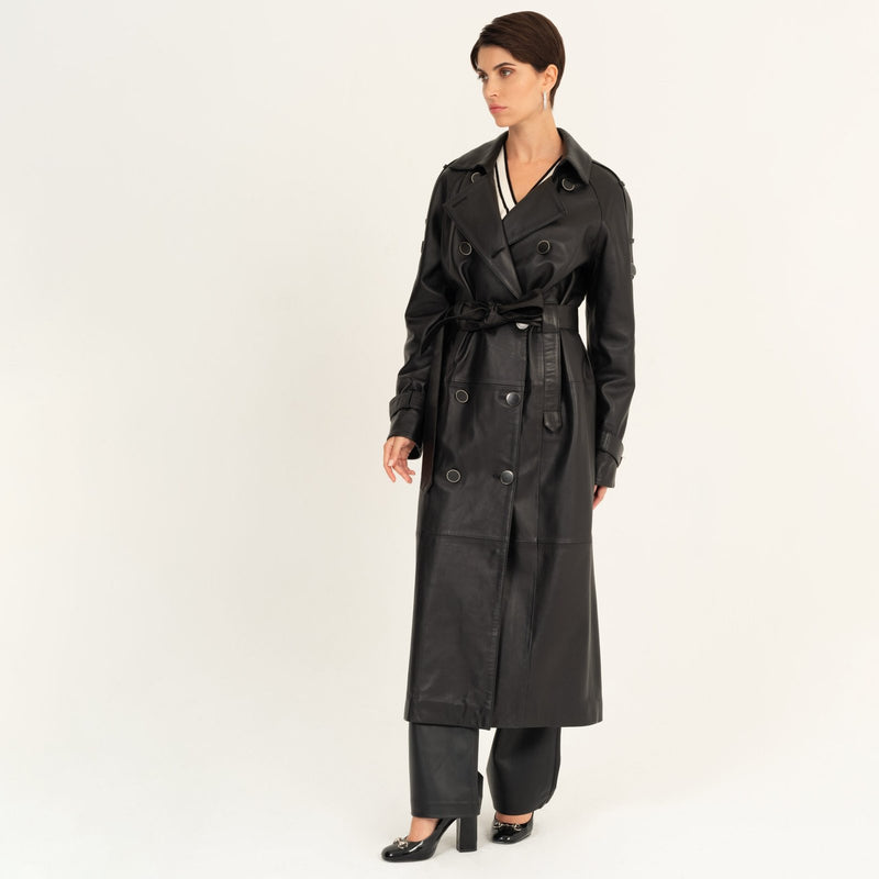 BLACK LEATHER TEMPTATION