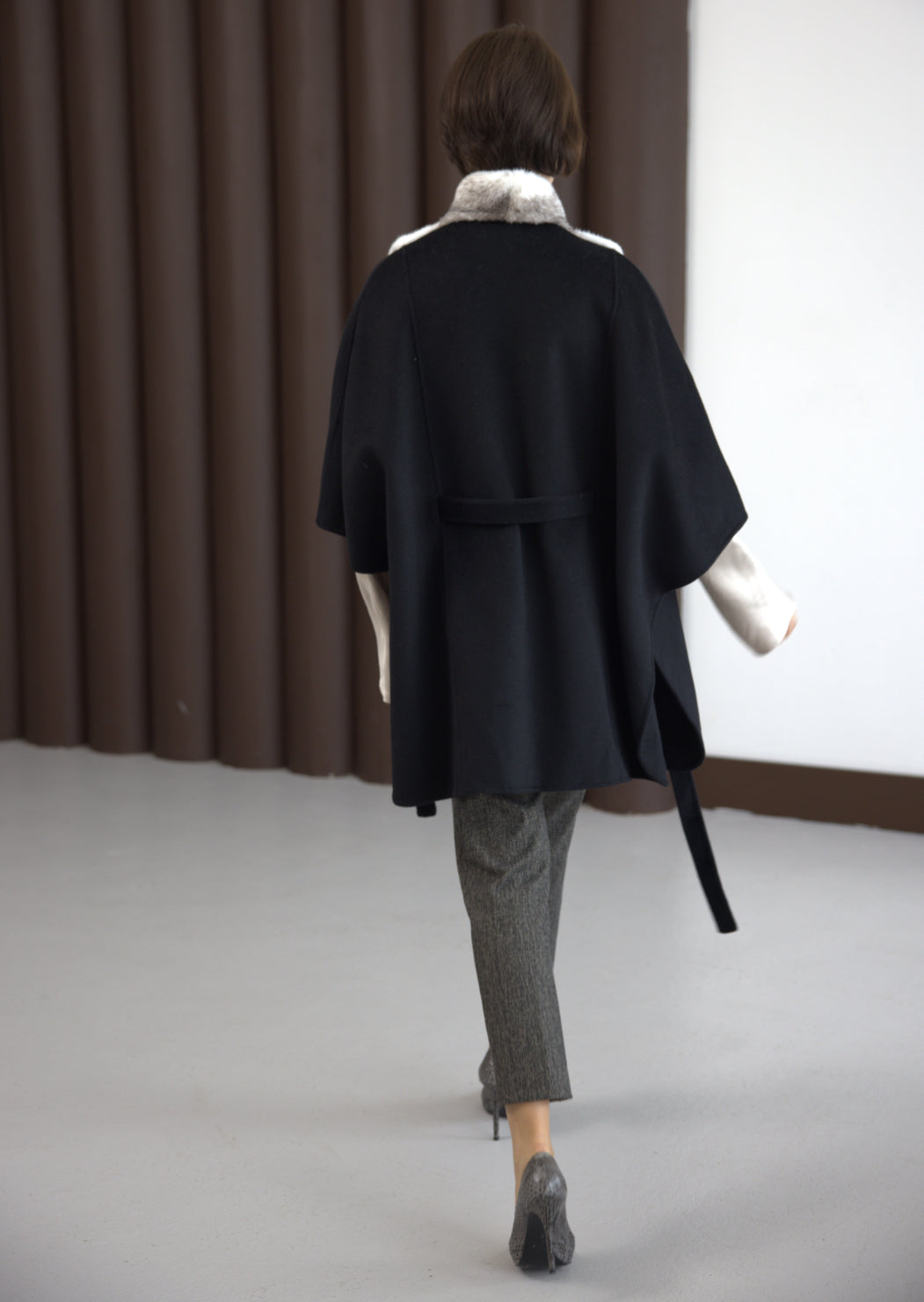 Vela Mink Cape