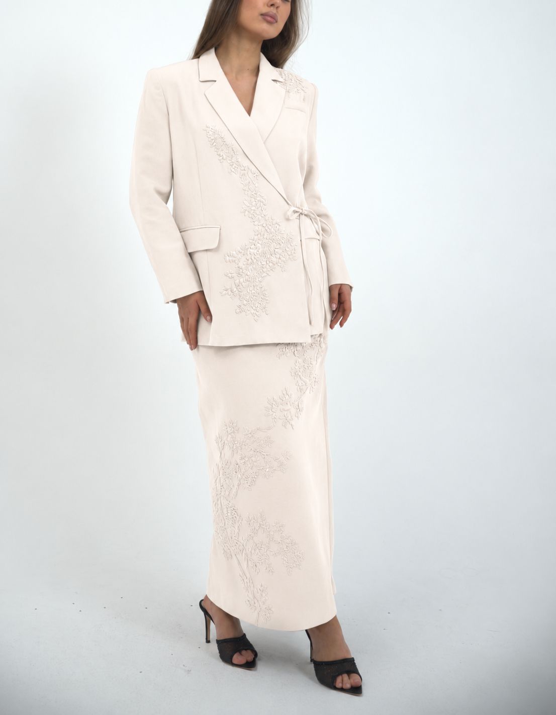 Atelier Embroidered Wrap